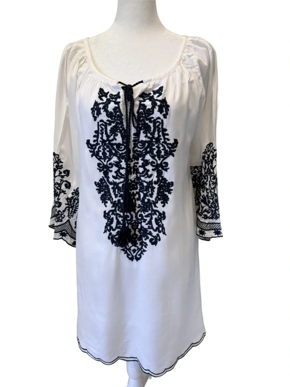 C/C Connection Embroidered Tunic Dress. Small